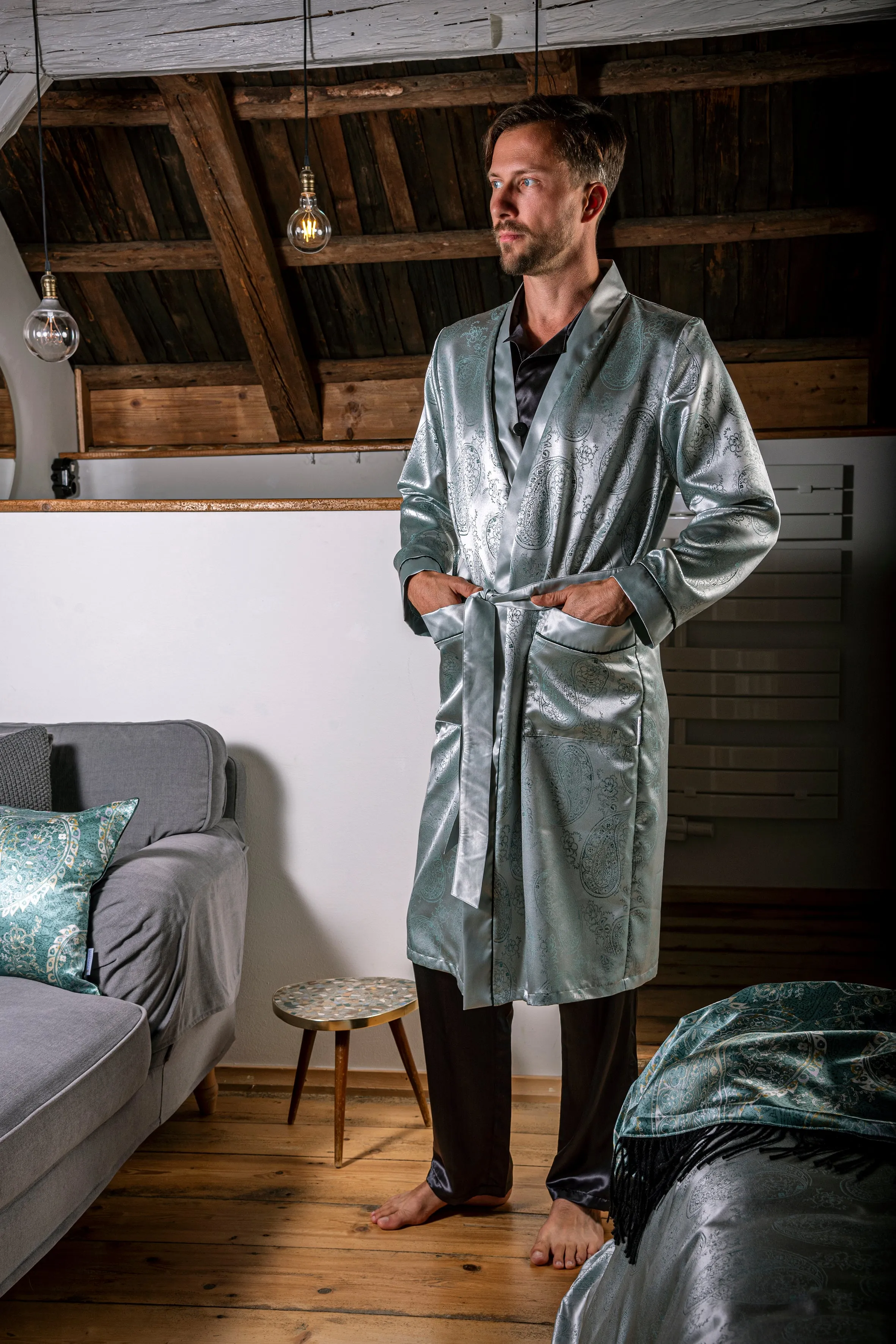 Pure Mulberry Silk Men's Handcrafted Jacquard Robe