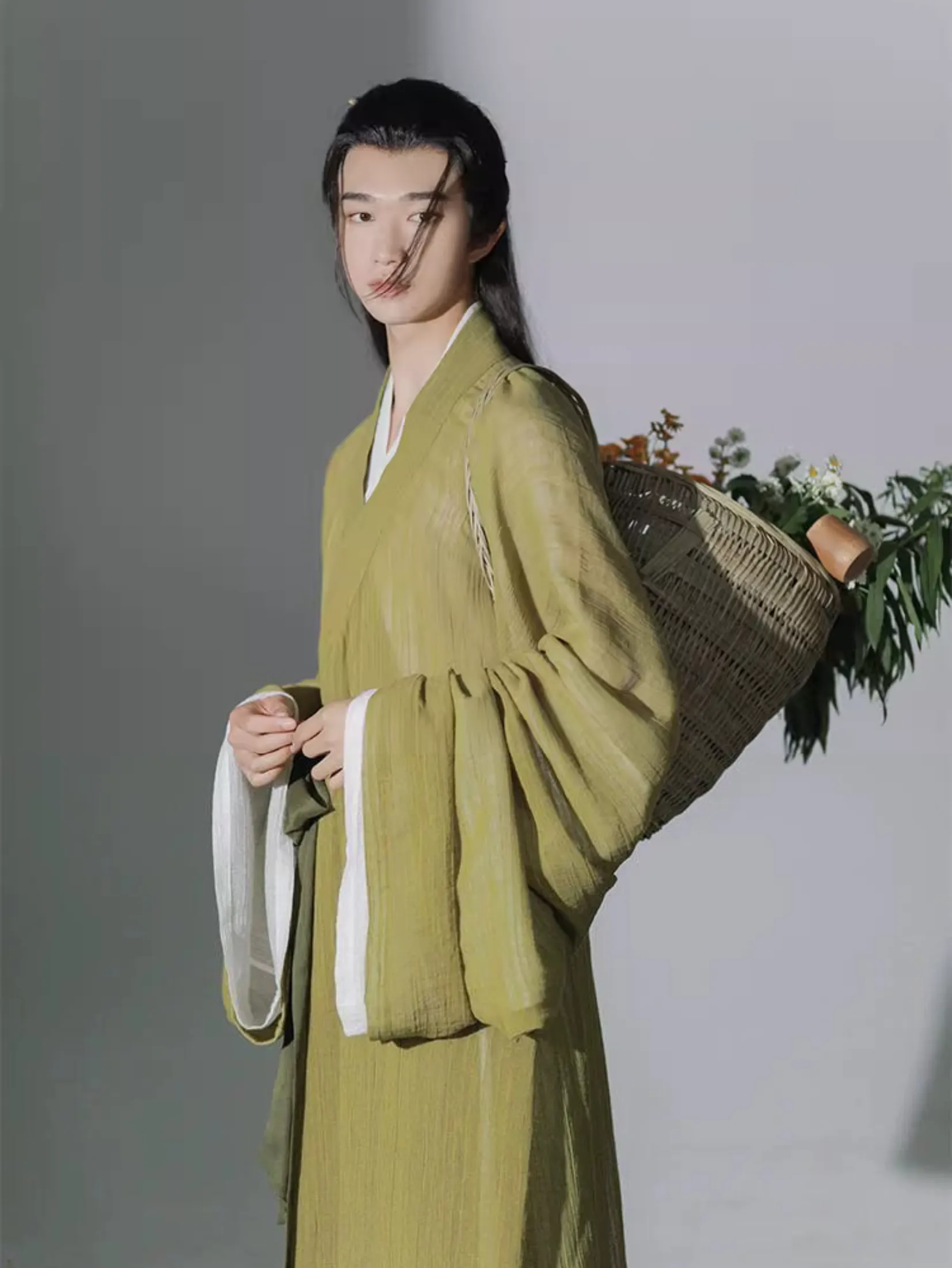 Xiu Wu 修芜 Song Dynasty Unisex Ramie Plant Jiaoling Changshan Robe